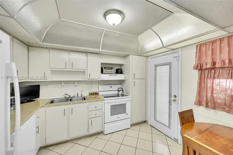 6100 S Falls Cir Dr # 205, Lauderhill FL 33319