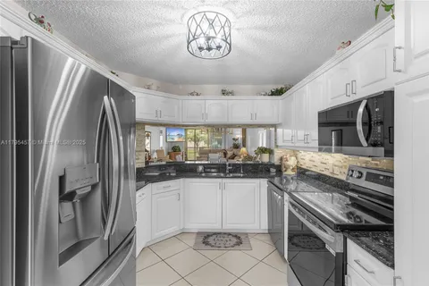 2541 N Nob Hill Rd # 205, Sunrise FL 33322