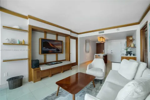 6801 Collins Ave # 1014, Miami Beach FL 33141