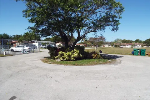 2900 NW 193rd St, Miami Gardens FL 33056