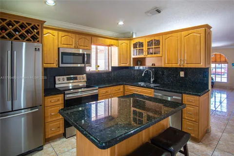7020 W 35th Ave # 121, Hialeah FL 33018