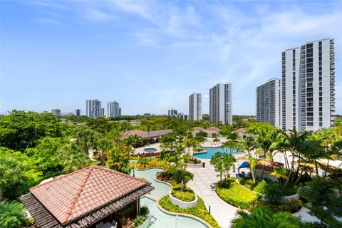 20281 E Country Club Dr # 511, Aventura FL 33180