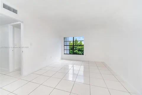 13870 SW 62nd St # 204, Miami FL 33183