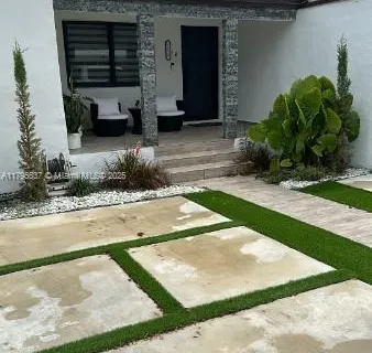 1218 NW 41st St, Miami FL 33142