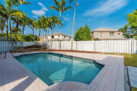 15862 SW 24th St, Miramar FL 33027