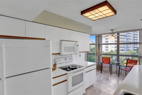 3400 NE 192nd St # 504, Aventura FL 33180