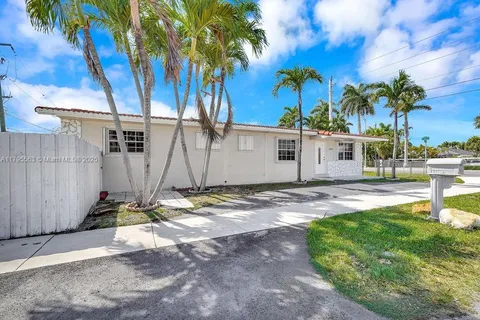 2400 SW 103rd Ct, Miami FL 33165