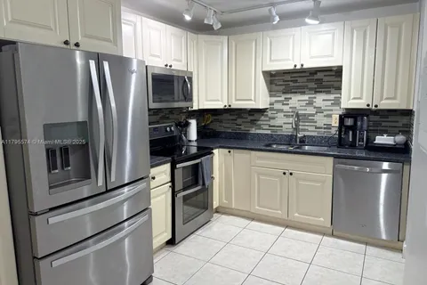 9440 SW 8th St # 123, Boca Raton FL 33428