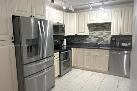 9440 SW 8th St # 123, Boca Raton FL 33428