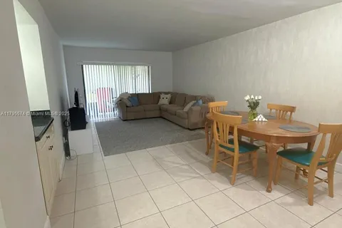 9440 SW 8th St # 123, Boca Raton FL 33428