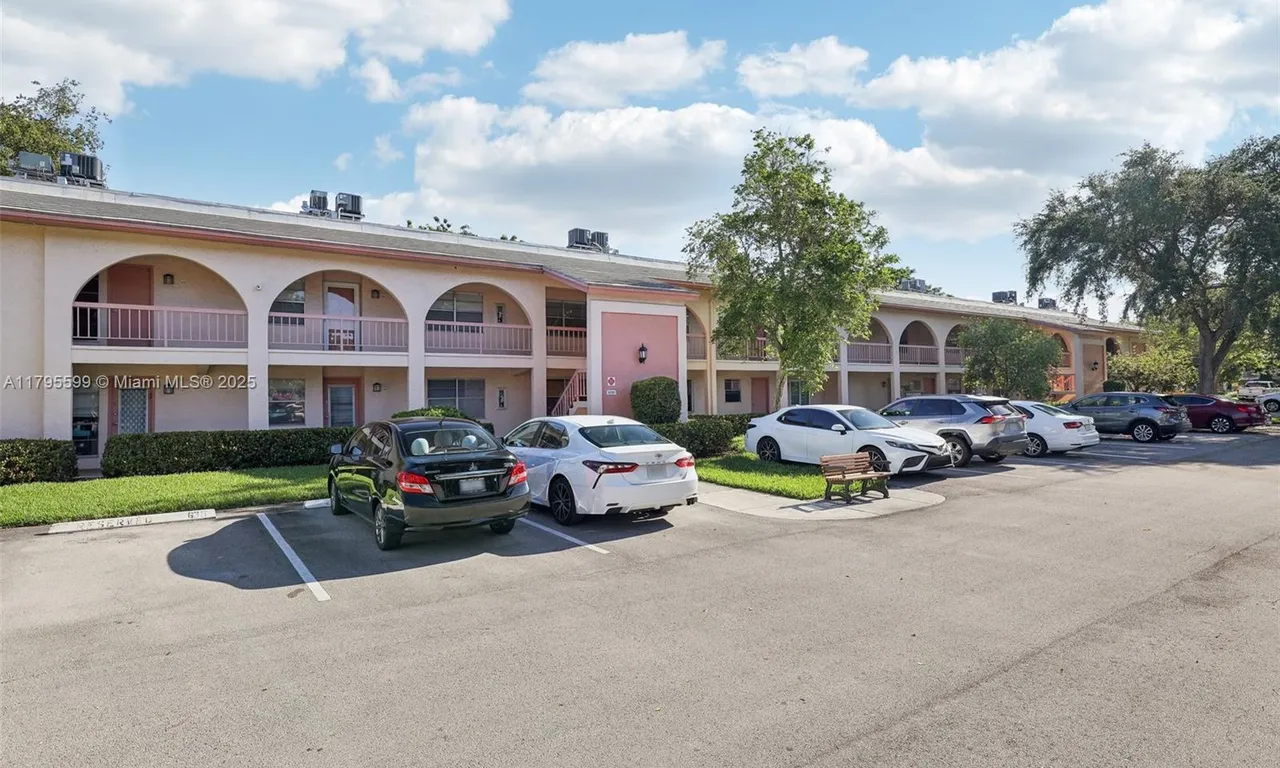 1210 Bahama Bnd # C2, Coconut Creek FL 33066