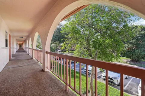 1210 Bahama Bnd # C2, Coconut Creek FL 33066