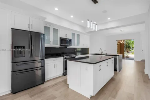 3040 NW 126th Ave, Sunrise FL 33323