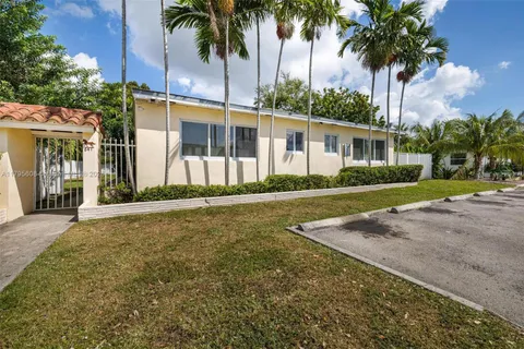 841 NE 90th St # 1, Miami FL 33138