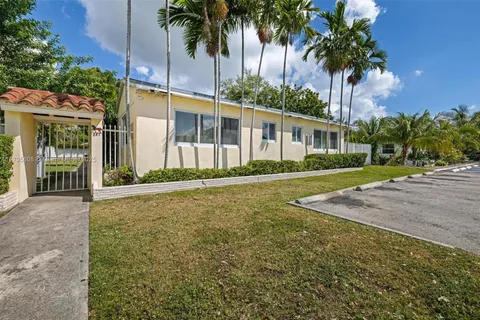 841 NE 90th St # 1, Miami FL 33138