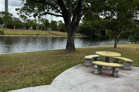 7206 NW 89th Ave, Tamarac FL 33321