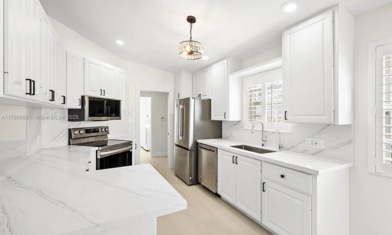 8467 SE Retreat Dr, Hobe Sound FL 33455