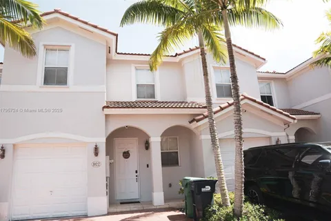 1022 NE 208th St, Miami FL 33179
