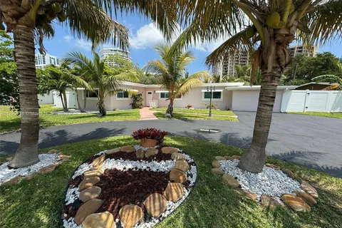 1760 Bel Air Ave, Lauderdale By The Sea FL 33062