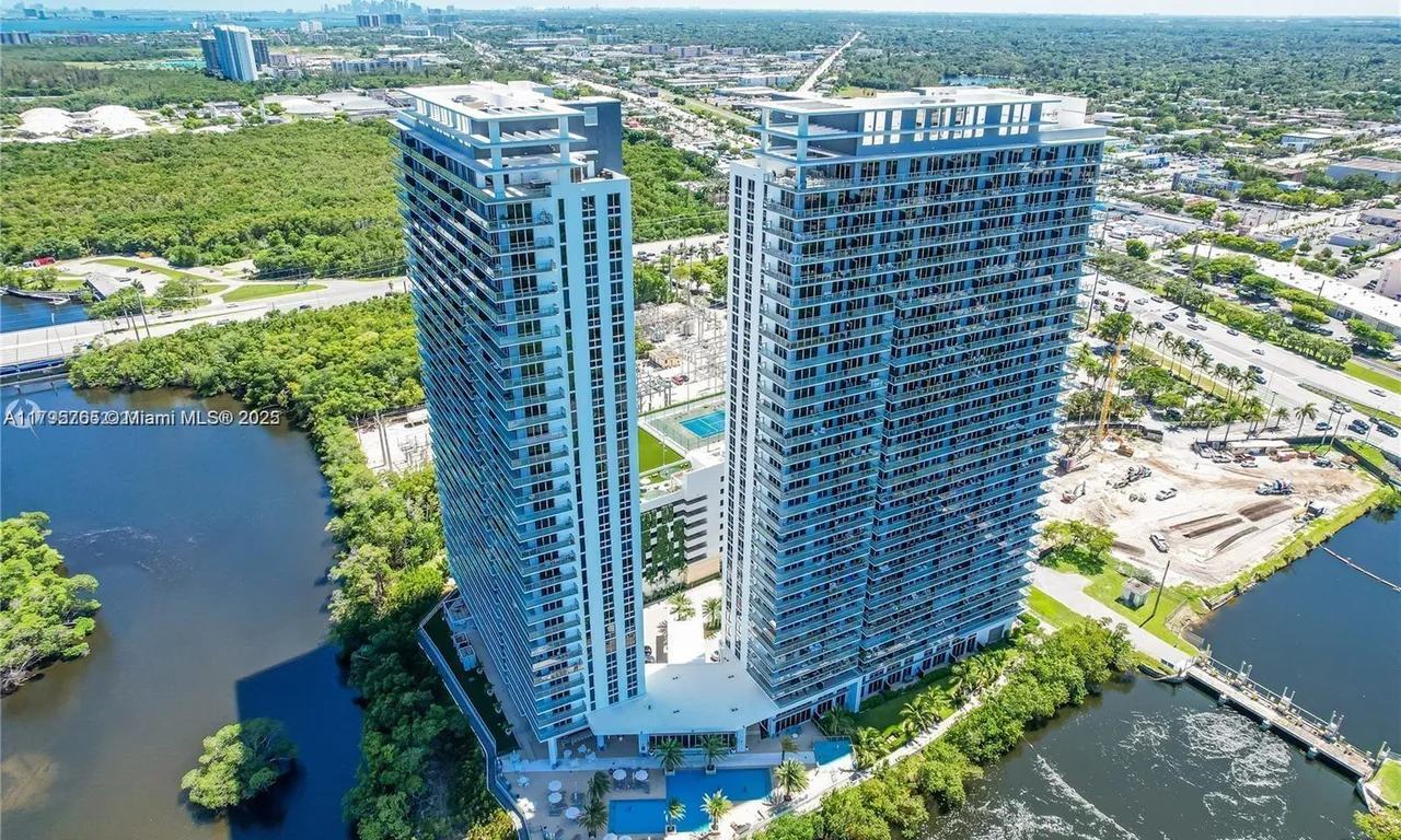 16385 Biscayne Blvd # 818, North Miami Beach FL 33160