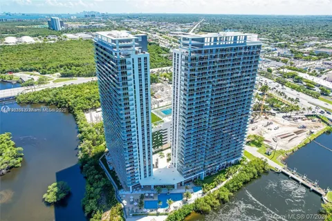 16385 Biscayne Blvd # 818, North Miami Beach FL 33160