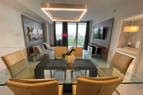 16385 Biscayne Blvd # 818, North Miami Beach FL 33160