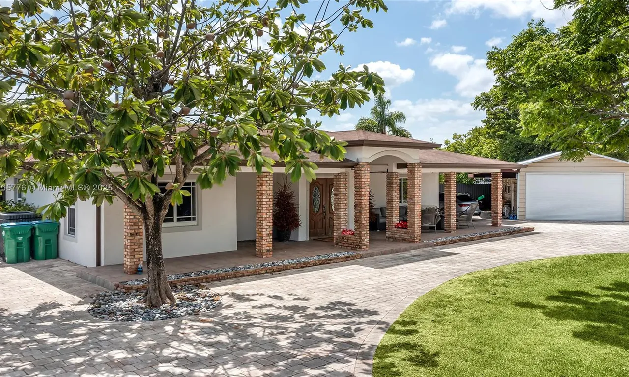 5130 SW 99th Ave, Miami FL 33165