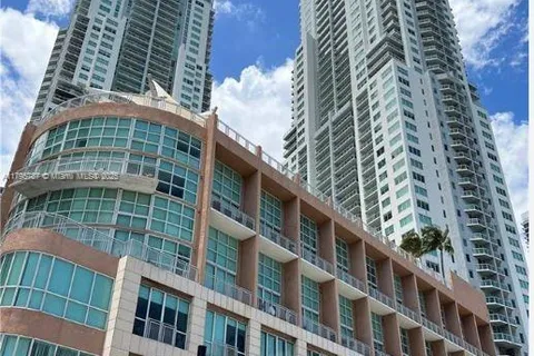 253 NE 2nd St # 2408, Miami FL 33132