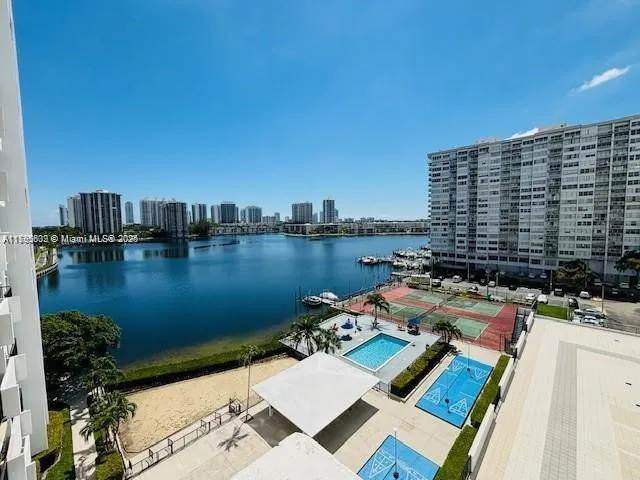 2780 NE 183rd St # 810, Aventura FL 33160