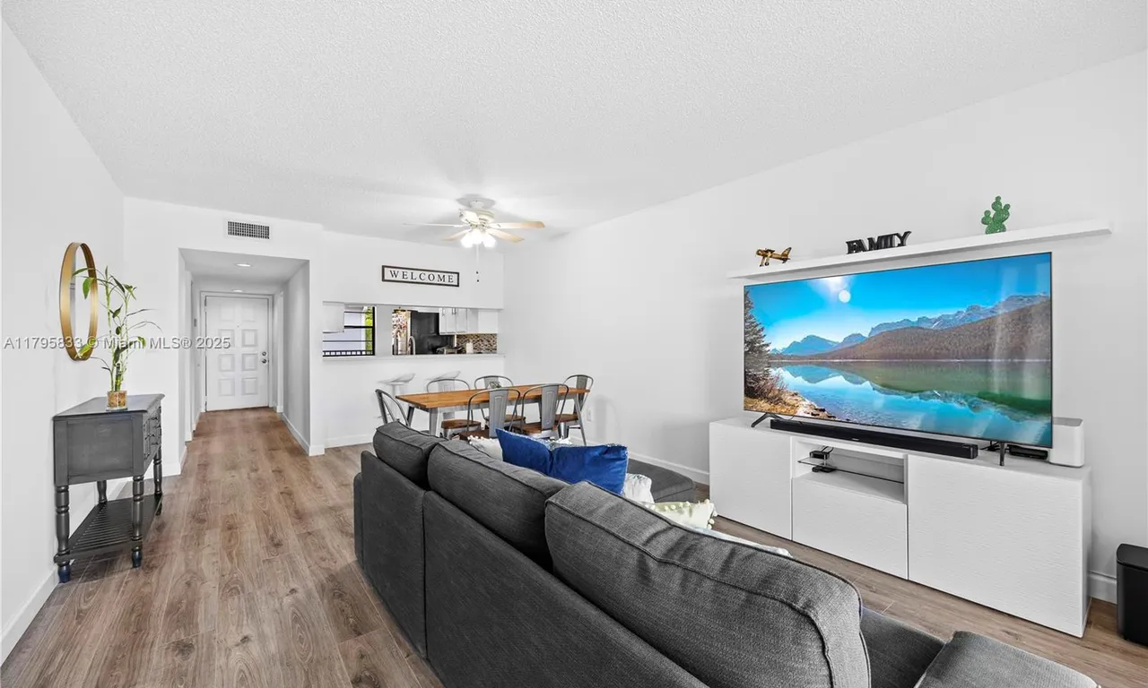 9814 W Mcnab Rd # 204, Tamarac FL 33321