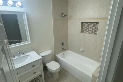 2808 SE 16th Ave # 123, Homestead FL 33035