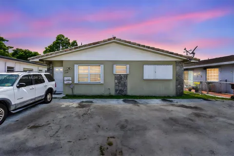 4776 E 10th Ave, Hialeah FL 33013