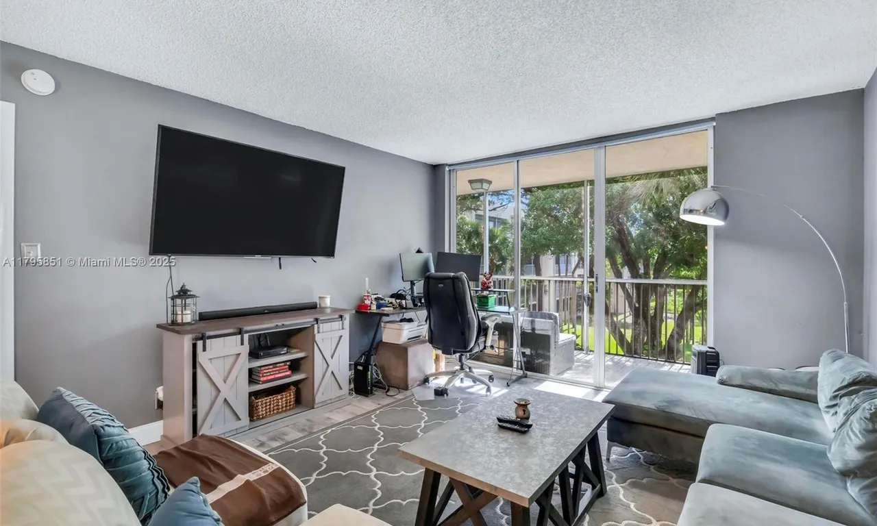 3321 NW 47th Ter # 330, Lauderdale Lakes FL 33319