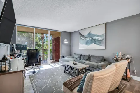 3321 NW 47th Ter # 330, Lauderdale Lakes FL 33319