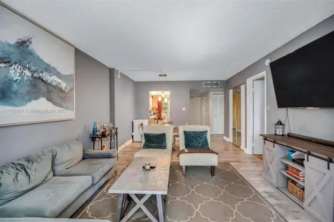 3321 NW 47th Ter # 330, Lauderdale Lakes FL 33319