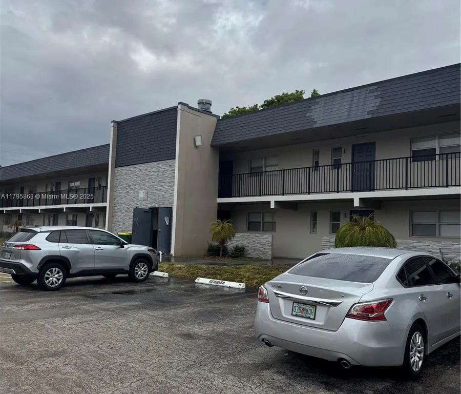 8051 S Colony Cir S # 206, Tamarac FL 33321