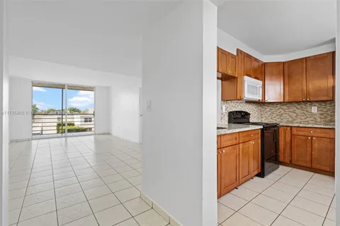 14170 SW 84th St # F, Miami FL 33183