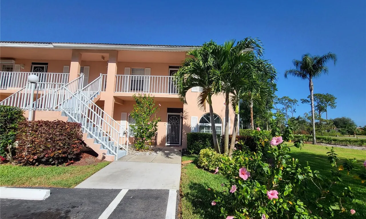 575 Augusta Boulevard # 8, Naples FL 34113