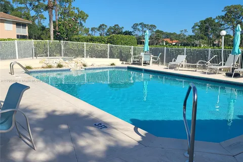 575 Augusta Boulevard # 8, Naples FL 34113