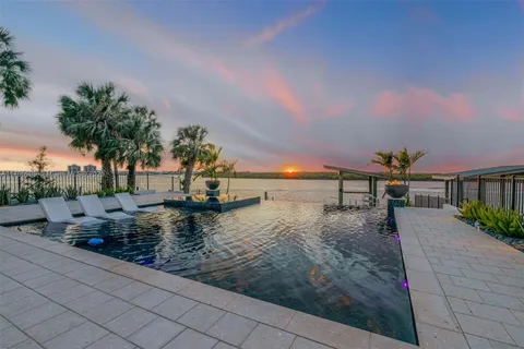 1194 N Peninsula Ave, New Smyrna Beach FL 32169