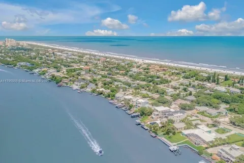 1194 N Peninsula Ave, New Smyrna Beach FL 32169