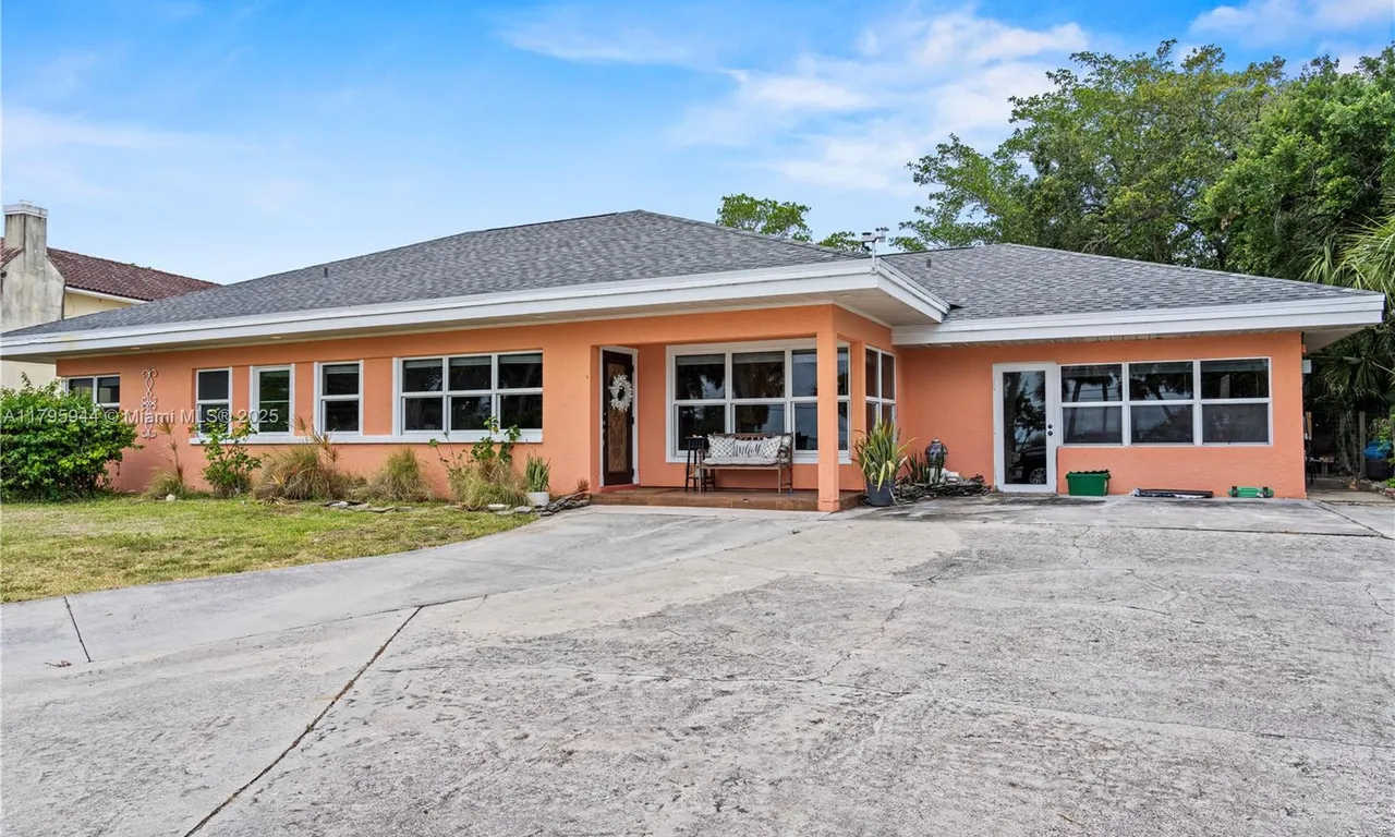 8907 S Indian River Dr, Fort Pierce FL 34982