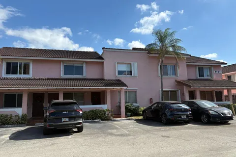 8039 Lake Dr # 203, Doral FL 33166