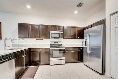 15073 SW 119th Ln, Miami FL 33196