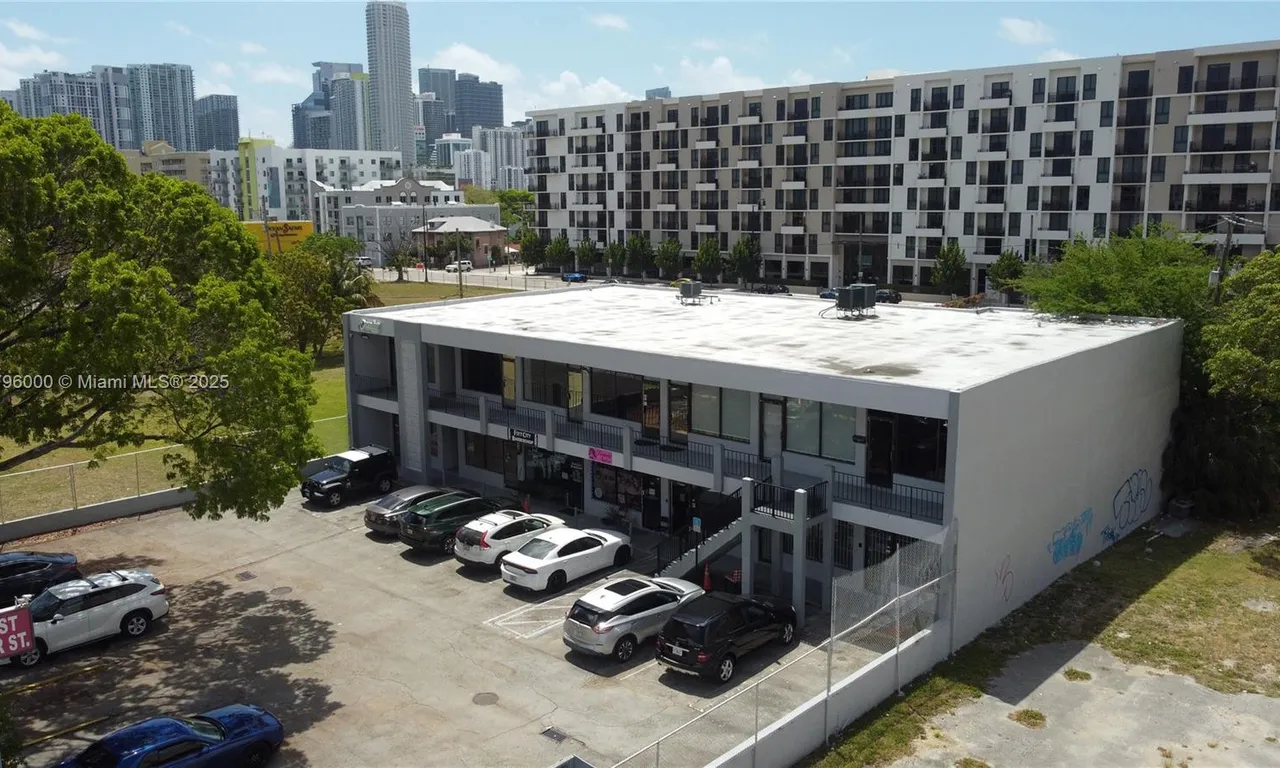 752 W Flagler St, Miami FL 33130