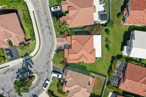 504 Bedford Ave, Weston FL 33326