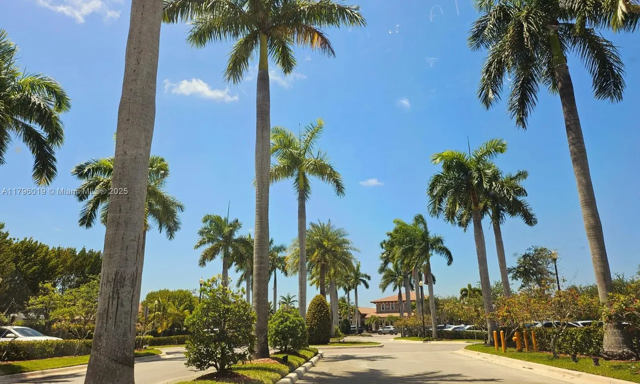 22526 SW 89th Pl, Cutler Bay FL 33190