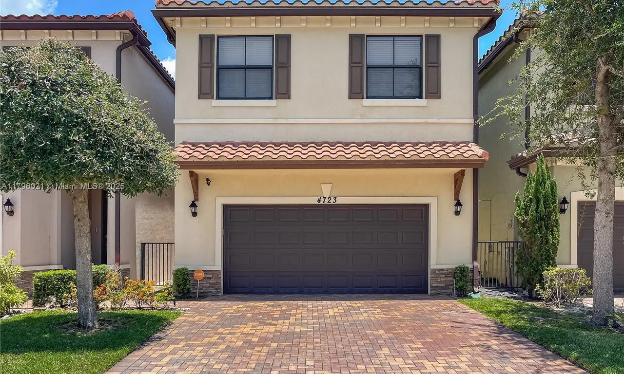 4723 NW 59th St, Tamarac FL 33319