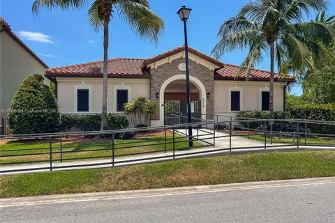 4723 NW 59th St, Tamarac FL 33319