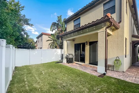 4723 NW 59th St, Tamarac FL 33319
